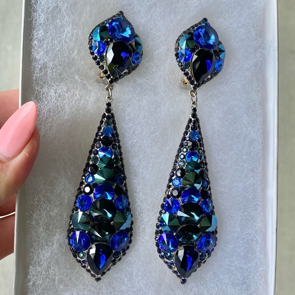 SOLD Sherri Hill Couture Navy Velvet Evening Gown - Picture 5 of 6